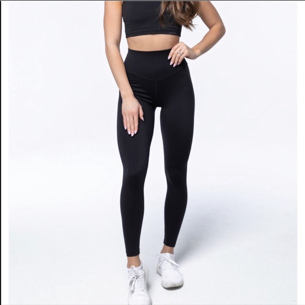 Balance Athletica The OG Dire Wolf Black Leggings